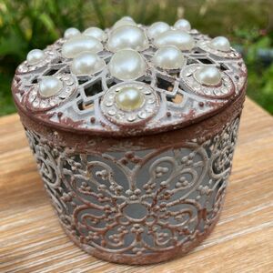Vintage, metal container with decorated w/pearls & sparkles Lis, 3.4x4.25 in